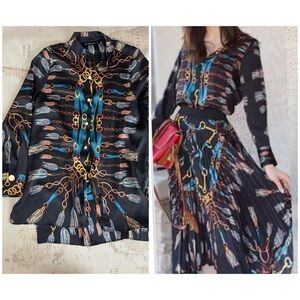 ZARA BLOGGER FAVE
Black & Blue Chain Scarf Printed Long
Tunic Blouse Top Medium